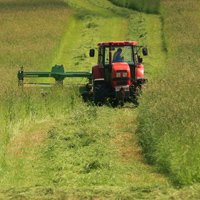 В 2015 году Россельхозбанк предоставил корпоративным клиентам на проведение сезонных полевых работ 108 млрд рублей 
