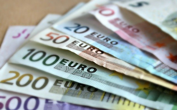 Эксперты перечислили выгодные для инвестиций валюты в 2021 году