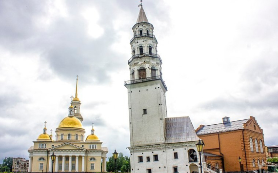 В Невьянске набережную к падающей башне пристроили за 250 млн рублей